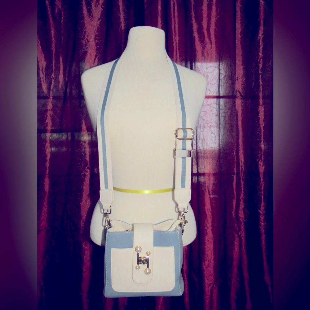 Light Blue Purse - Picture 9 of 9
